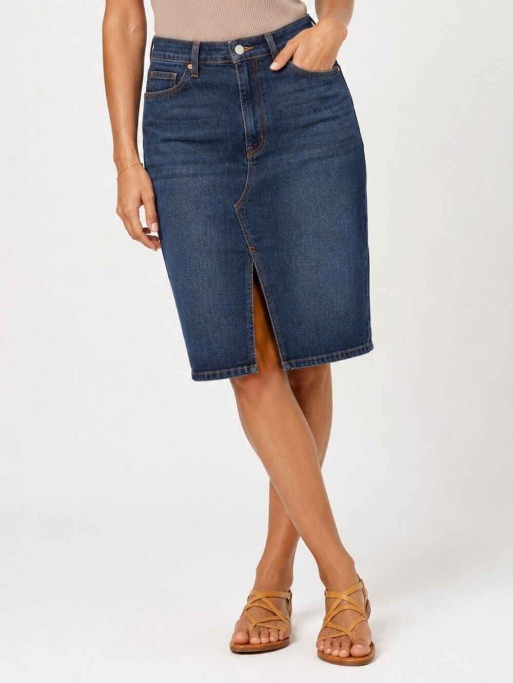 3/55$ - NWT - Levi's Dark Blue Denim Skirt